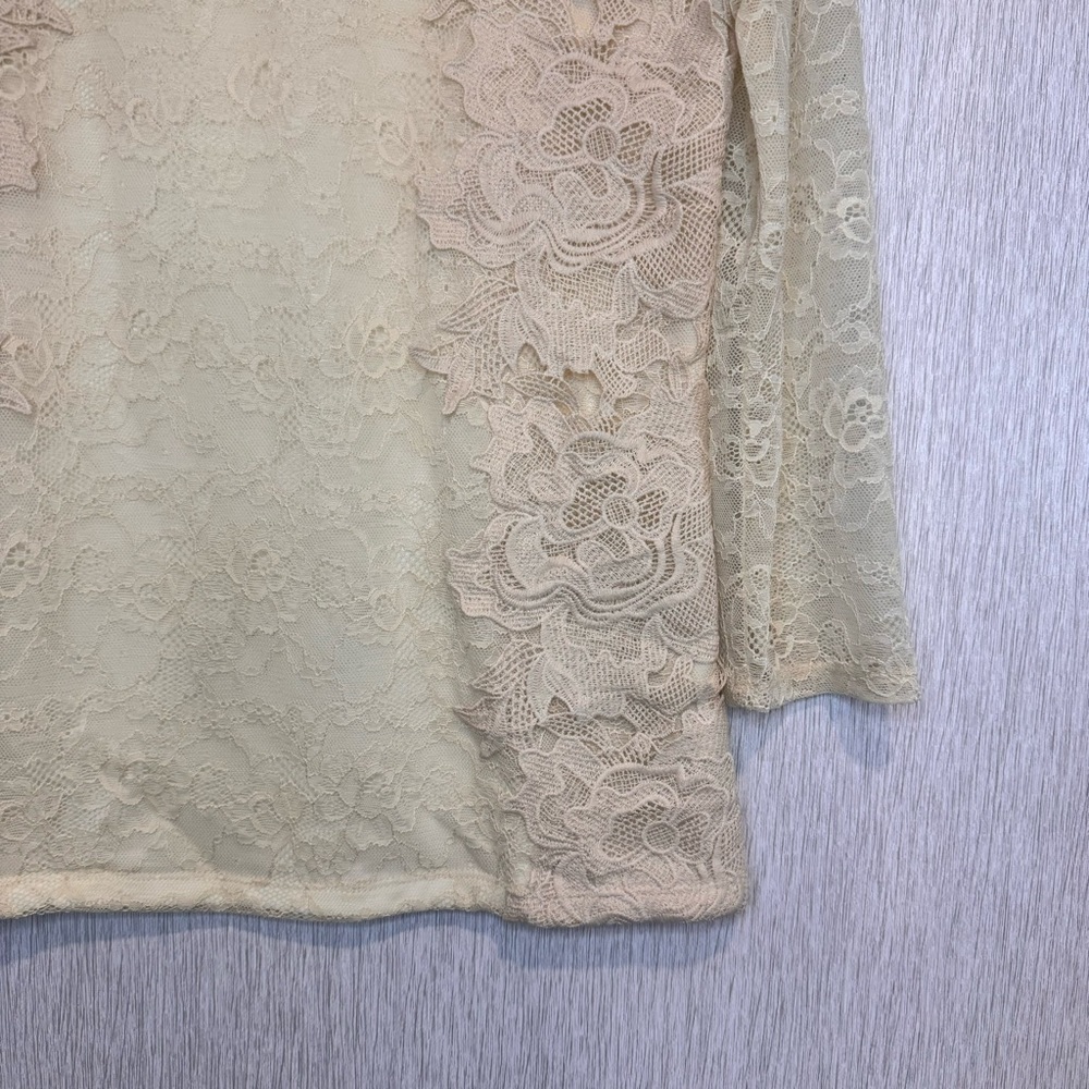 Sunday in Brooklyn Cream Lace Cropped Sleeve Top size small - Picture 5 of 5